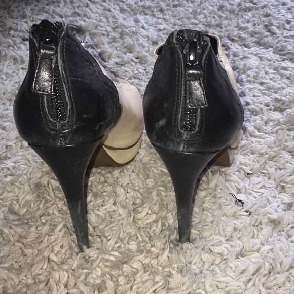 Trouve Nordstrom cream & black heels - Picture 4 of 8
